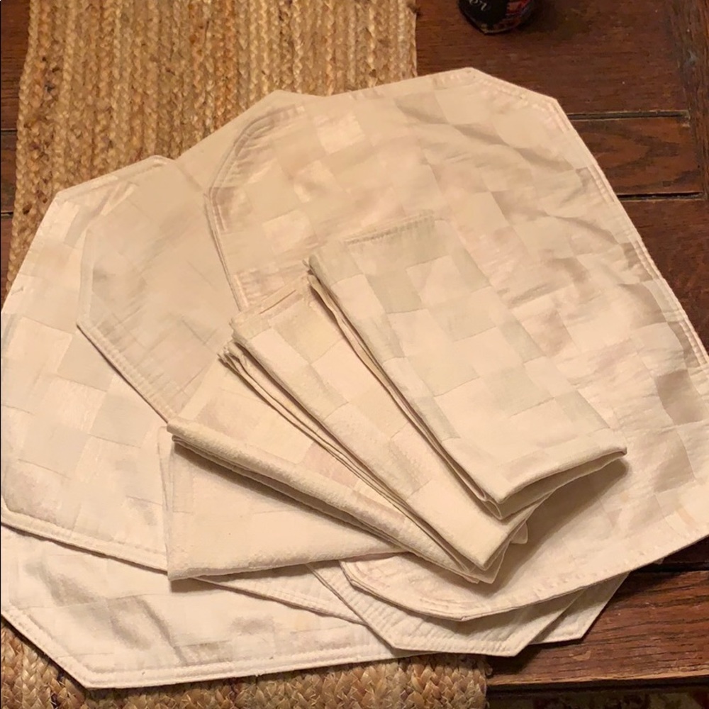 Elegant Cream Checkered Dining Placemats and Napkins Set of 4